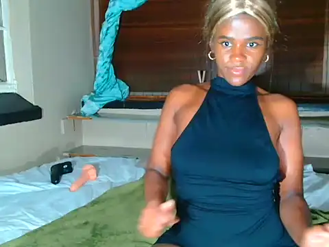Snapshot of CaramelCandyxx chatting on April 28, 12:42 am CaramelCandyxx online show from April 28, 12:42 am