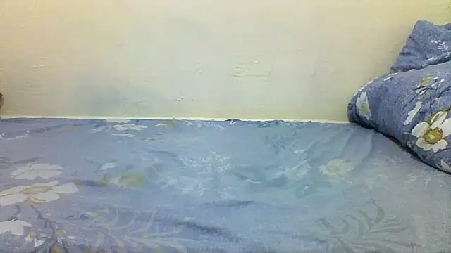 Snapshot of chauke2345 chatting on April 25, 1:41 pm chauke2345 online show from April 25, 1:41 pm