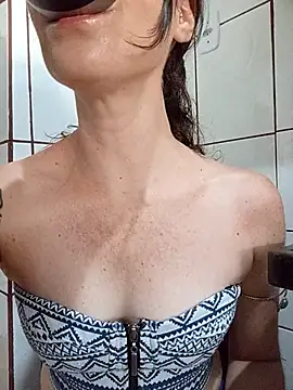 Snapshot of Valentina-Albuquerque chatting on March 30, 8:21 pm Valentina-Albuquerque online show from March 30, 8:21 pm