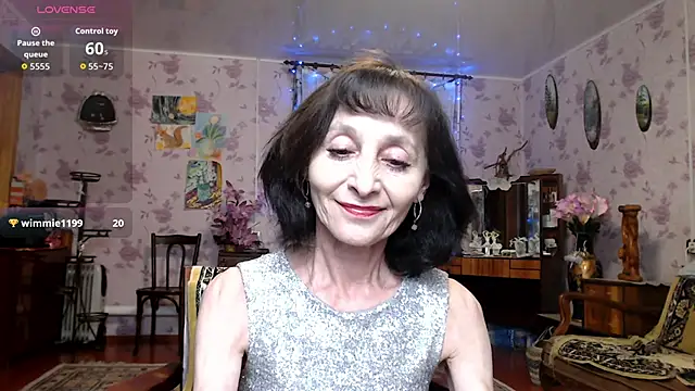 Snapshot of Shooting-Star- chatting on April 29, 6:25 pm Shooting-Star- online show from April 29, 6:25 pm