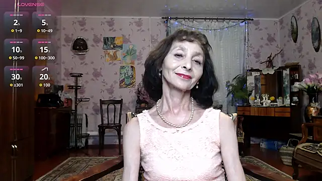Snapshot of Shooting-Star- chatting on May 3, 6:14 pm Shooting-Star- online show from May 3, 6:14 pm