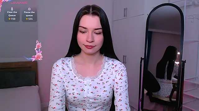 Snapshot of Tina_Charm chatting on May 31, 6:31 pm Tina Charm online show from May 31, 6:31 pm