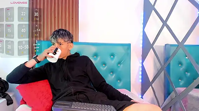 Tommy Fox online show from April 27, 1:09 pm