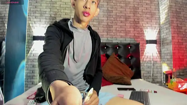 Tommy Fox online show from May 4, 12:01 pm