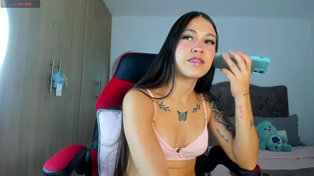 mia adamsxx online show from April 29, 2:15 am
