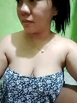 Snapshot of sweety_honey27 chatting on April 11, 12:31 pm sweety honey27 online show from April 11, 12:31 pm
