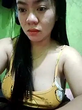 Snapshot of sweety_honey27 chatting on April 13, 6:57 pm sweety honey27 online show from April 13, 6:57 pm