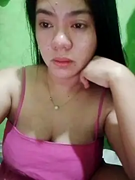 Snapshot of sweety_honey27 chatting on April 14, 6:25 pm sweety honey27 online show from April 14, 6:25 pm
