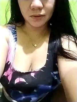 Snapshot of sweety_honey27 chatting on April 27, 5:11 pm sweety honey27 online show from April 27, 5:11 pm