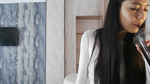 SecretTiny online show from May 20, 2:40 am