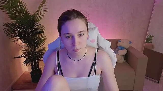 Snapshot of SweetieBlush chatting on April 24, 3:42 am SweetieBlush online show from April 24, 3:42 am
