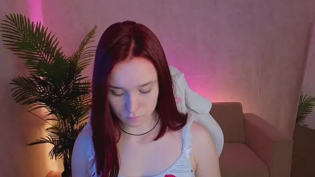 Snapshot of SweetieBlush chatting on May 7, 3:12 am SweetieBlush online show from May 7, 3:12 am