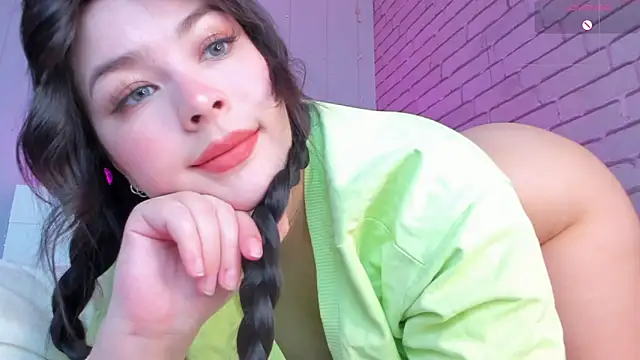 Snapshot of NatalForsy chatting on May 4, 11:39 am NatalForsy online show from May 4, 11:39 am