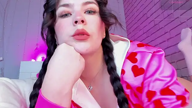Snapshot of NatalForsy chatting on May 7, 10:31 am NatalForsy online show from May 7, 10:31 am