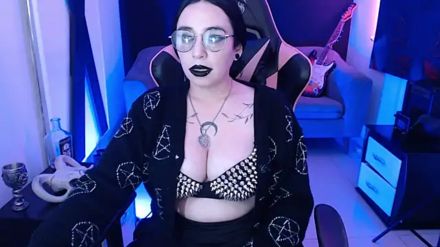 Snapshot of Nyxnocturne chatting on June 3, 2:33 pm Nyxnocturne online show from June 3, 2:33 pm