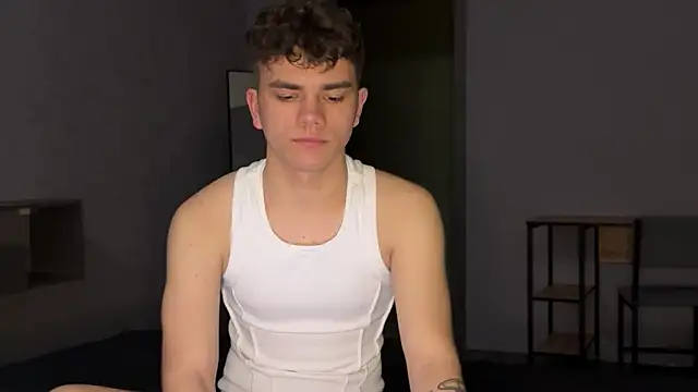MaxWoolf online show from May 5, 7:00 pm