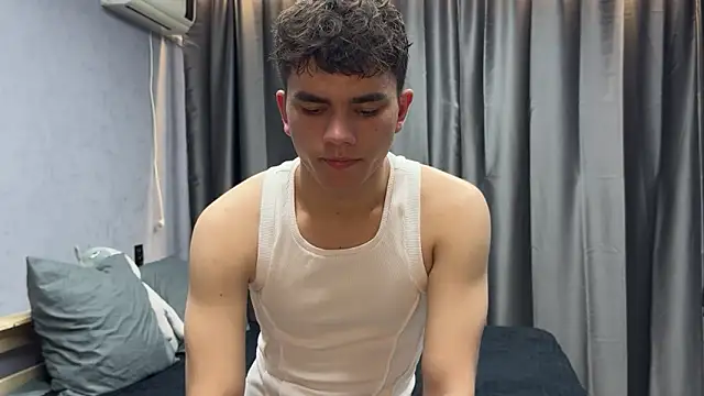 MaxWoolf online show from May 19, 12:00 pm