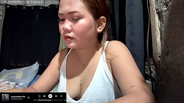 Snapshot of PeachySweetDoll chatting on May 24, 7:24 am PeachySweetDoll online show from May 24, 7:24 am