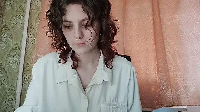 ShirleyNibbs online show from April 12, 2:11 pm