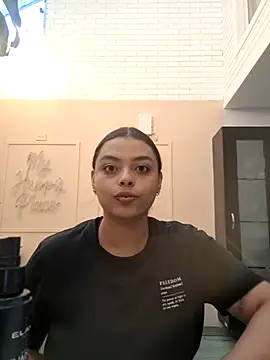 Snapshot of scarlett__2 chatting on May 9, 10:37 pm scarlett 2 online show from May 9, 10:37 pm