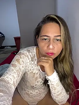 Snapshot of _violeta_99 chatting on April 14, 6:36 pm violeta 99 online show from April 14, 6:36 pm