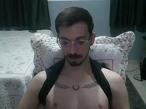 Snapshot of magrinhosafe1 chatting on July 5, 2:13 pm magrinhosafe1 online show from July 5, 2:13 pm