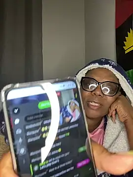 BoobsQueeen online show from July 13, 4:59 am