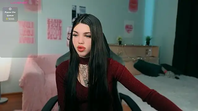 molly rettyy online show from June 26, 4:50 am