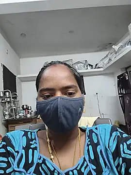 Snapshot of Tamil_Sangeetha chatting on July 22, 12:02 am Tamil Sangeetha online show from July 22, 12:02 am