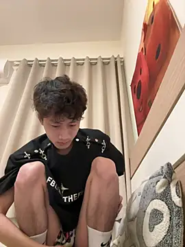 Snapshot of sexyboy-3525 chatting on June 5, 12:39 am sexyboy-3525 online show from June 5, 12:39 am