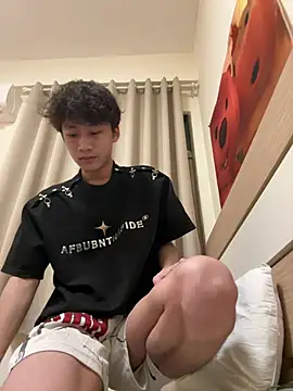 Snapshot of sexyboy-3525 chatting on July 14, 10:54 am sexyboy-3525 online show from July 14, 10:54 am