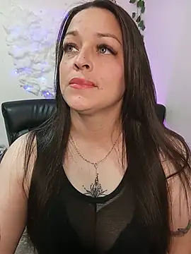 Snapshot of Isa_bluee chatting on July 9, 2:04 am Isa bluee online show from July 9, 2:04 am