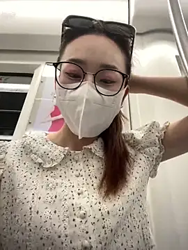Snapshot of meimeibuguai chatting on June 17, 11:45 am meimeibuguai online show from June 17, 11:45 am