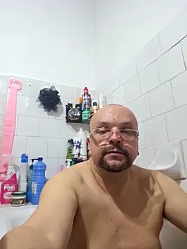 Snapshot of Cristo1982 chatting on April 17, 6:11 pm Cristo1982 online show from April 17, 6:11 pm