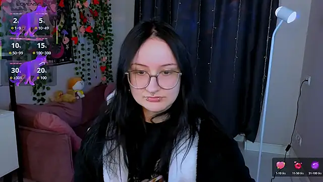 Snapshot of Ame_Core chatting on April 8, 9:26 pm Ame Core online show from April 8, 9:26 pm