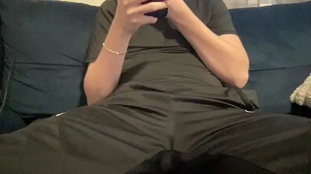 Snapshot of NaughtysecretsDE chatting on March 30, 3:35 pm NaughtysecretsDE online show from March 30, 3:35 pm