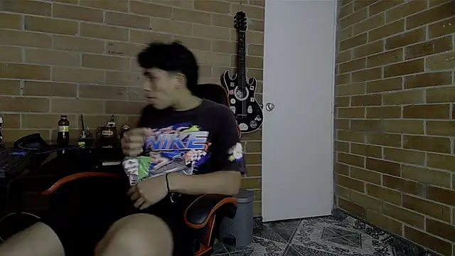 ethann2  online show from June 7, 7:06 pm
