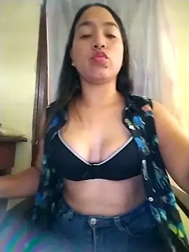 erikabella online show from April 6, 5:03 pm