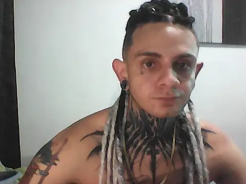 Snapshot of CardonaWolf chatting on March 30, 2:23 am CardonaWolf online show from March 30, 2:23 am