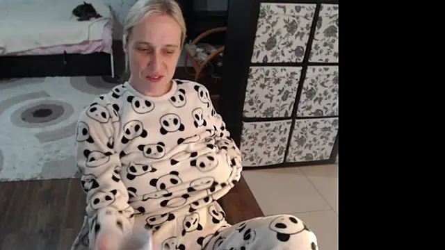 Snapshot of Sweet_hot_shrmp chatting on May 24, 3:22 am Sweet hot shrmp online show from May 24, 3:22 am