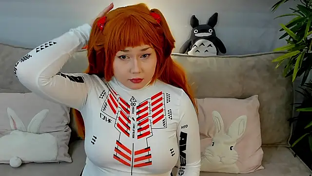 Snapshot of Roxy_Moor chatting on April 3, 8:01 am Roxy Moor online show from April 3, 8:01 am