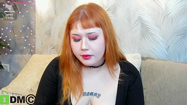 Roxy Moor online show from June 17, 9:12 am