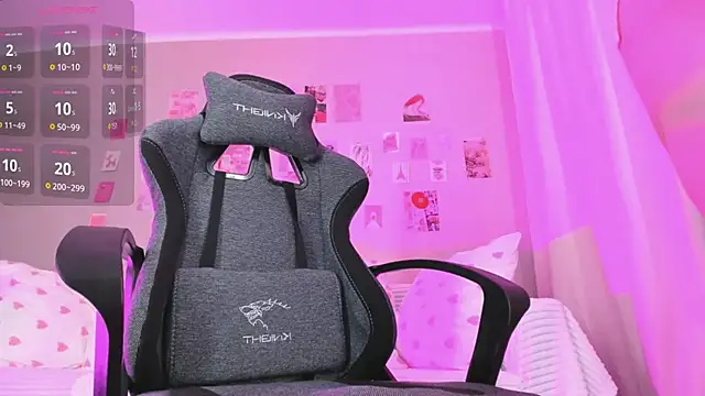 Sophie Lips online show from April 19, 2:22 am