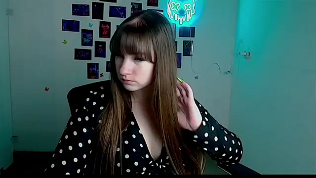 Tiffani Angel online show from May 6, 5:35 am