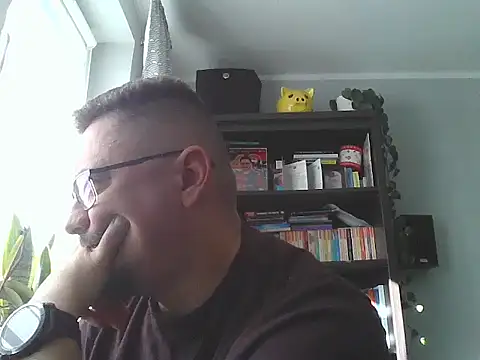 19cmSlave online show from May 4, 6:09 am