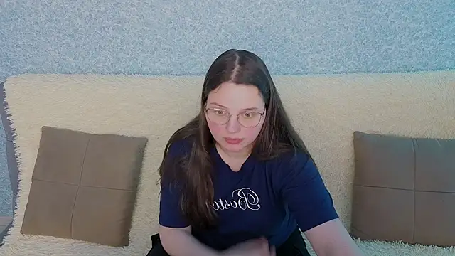 SofiDreamm online show from April 25, 2:25 pm
