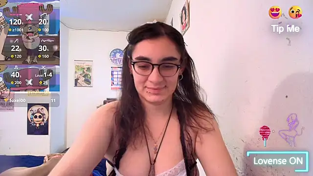Snapshot of Ellaa_honey chatting on June 15, 6:21 pm Ellaa honey online show from June 15, 6:21 pm