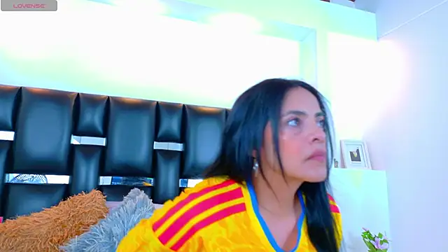 Snapshot of Estrellaa_023 chatting on June 13, 11:30 am Estrellaa 023 online show from June 13, 11:30 am