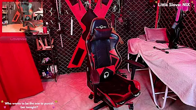 Snapshot of i_Nixx chatting on March 30, 5:25 pm i Nixx online show from March 30, 5:25 pm