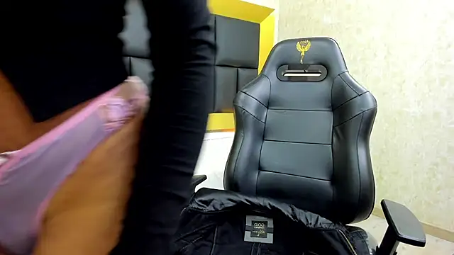 TaraEvanns online show from April 18, 7:07 pm